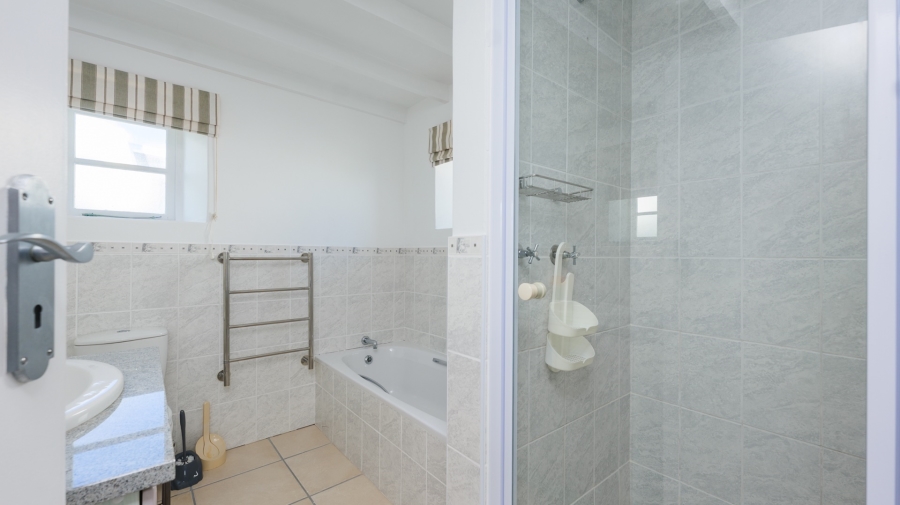 5 Bedroom Property for Sale in Struisbaai Western Cape